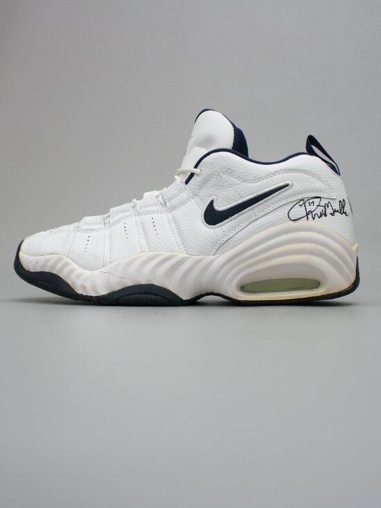 Nike Chris Mullin #17 Autographed Game-Worn/Used Signed Basketball Shoe Sneakers main image 6